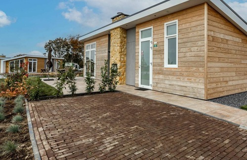 Bemelen House | Lovely apartment in villa for 4 guests with pool, A/C, WIFI, TV, terrace and parking