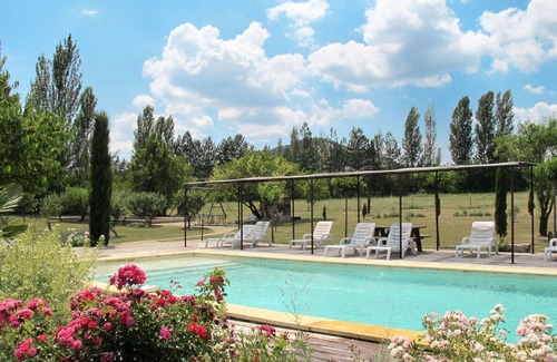 Sigonce Villa | Lovely apartment in villa for 2 guests with A/C, WIFI, pool, TV, patio and pets allowed