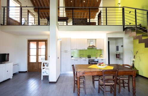 Larciano House | Lovely apartment in villa for 5 guests with pool, WIFI, A/C, TV and patio