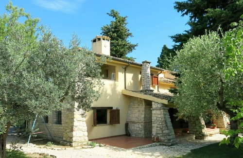 Casalbordino House | Lovely apartment in villa for 6 people with WIFI, pool, TV and terrace