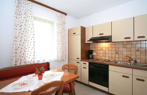 Fuegen Villa | Lovely apartment in villa for 2 people with WIFI, TV, terrace, pets allowed and panoramic view