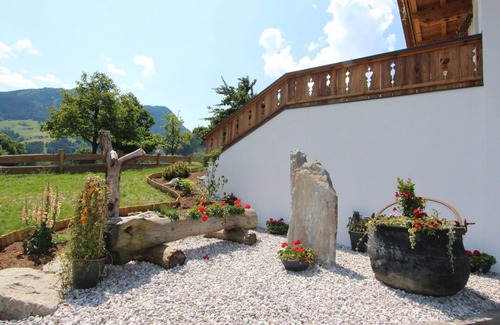 Fuegen Villa | Lovely apartment in villa for 2 people with WIFI, TV, terrace, pets allowed and panoramic view