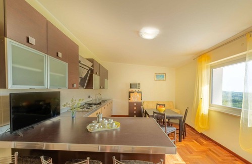 Silvi Villa | Lovely apartment in villa for 4 people with pool, WIFI, A/C, TV, patio and pets allowed