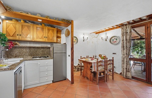 Villaggio Piras Apartment | Lovely apartment for 6 people with WIFI, A/C, pool, TV, patio and pets allowed