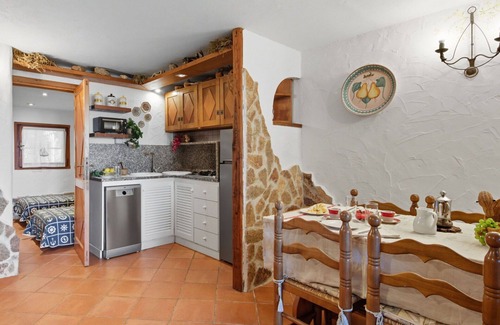 Villaggio Piras Apartment | Lovely apartment for 6 people with WIFI, A/C, pool, TV, patio and pets allowed