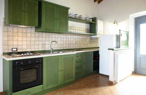 Bolsena House | Lovely apartment in villa for 4 people with pool, TV, patio and pets allowed