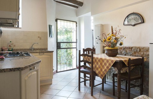 San Gimignano Apartment | Lovely apartment for 4 people with WIFI, pool, A/C, pets allowed and panoramic view