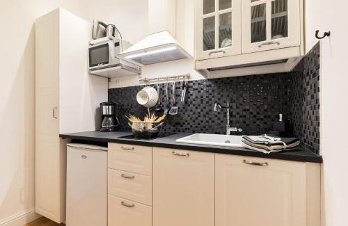 Santissima Annunziata Apartment | Lovely apartment with balcony