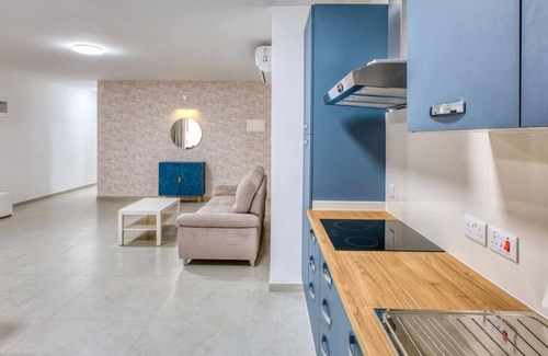 Mellieha Apartment | Lovely Apartment with 2 free Pool Access,WIFI & AC