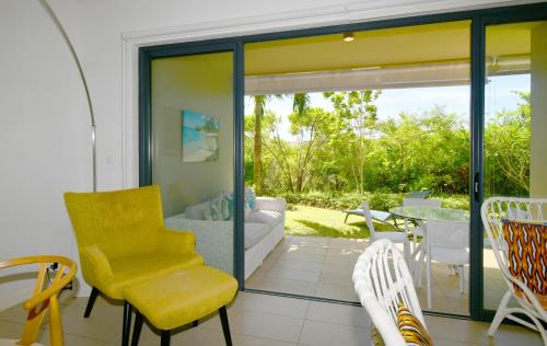 Roches Noires Apartment | Lovely Azuri Appartment on groundlevel , private garden