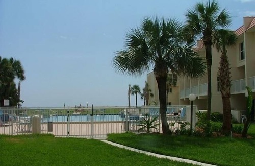 St. Augustine Beach Condo | Lovely Condo On The Beach With Pool And Ocean View - Newly Furnished