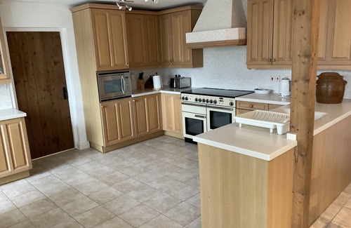 Bugford House | Lovely Country House with its own large Indoor Swimming Pool