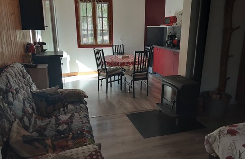 Rigaud Ski Chalet | Lovely detached bungalow