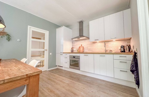 Haaren House | Lovely detached house with garden in woods