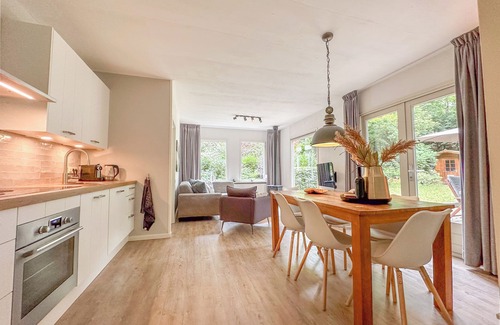 Haaren House | Lovely detached house with garden in woods