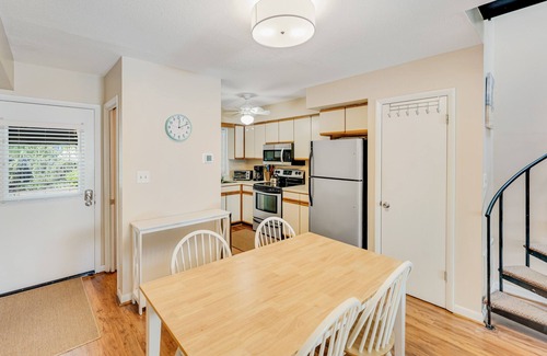 Country Club Estates House | Lovely dog-friendly Scarborough Village home with spiral staircase, patio & W/D