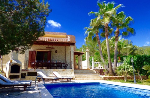 Sant Josep de sa Talaia Villa | Lovely finca near Ibiza town and Playa d'en Bossa, 5 Bedrooms, pool, BBQ
