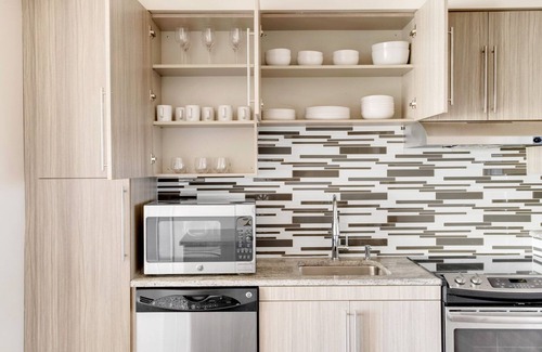 H Street Corridor Apartment | Lovely H Street 1BR w/Gym & Pool, near Union Station, by Blueground