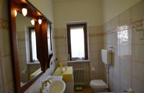 Croce House | Lovely Holiday Home in Monte Colombo on Farm