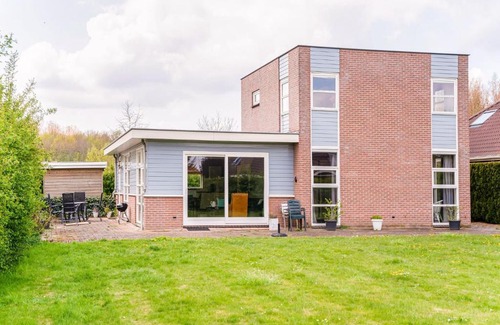 Zeewolde House | Lovely holiday home in Zeewolde with a swimming pool