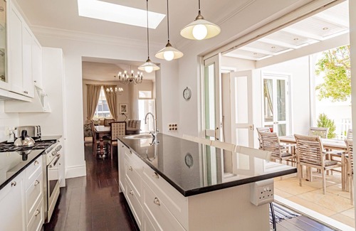 Sea Point Apartment | Lovely Holiday Home w Private Courtyard Six Selbourne