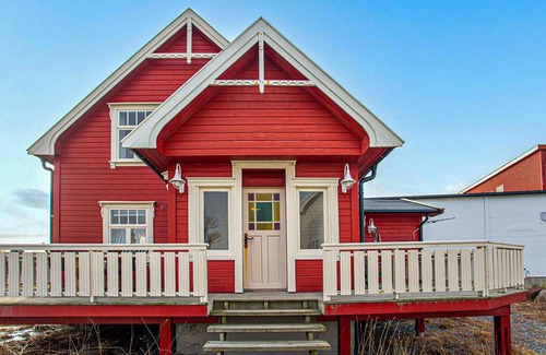 Abelvær House | Lovely home in Abelvær with WiFi