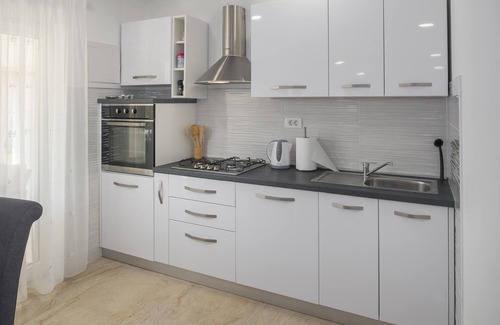 Orihi House | Lovely home in Barban with WiFi