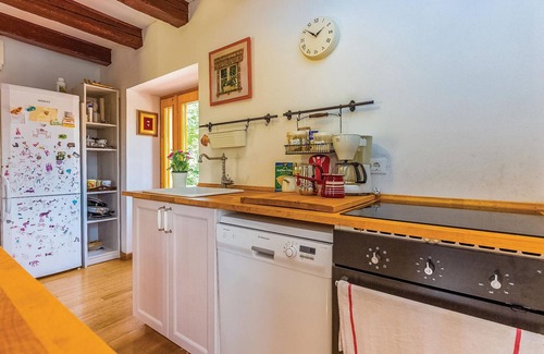 Garica House | Lovely home in Garica with WiFi