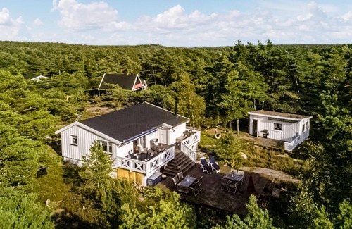 Gressvik House | Lovely home in Gressvik with WiFi