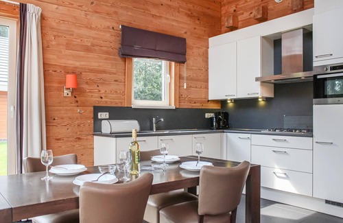 Heel House | Lovely home in HEEL with WiFi