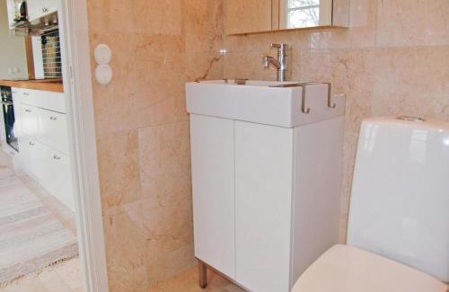 Mellerud House | Lovely Home In Mellerud With Kitchen