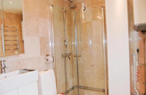 Mellerud House | Lovely Home In Mellerud With Kitchen