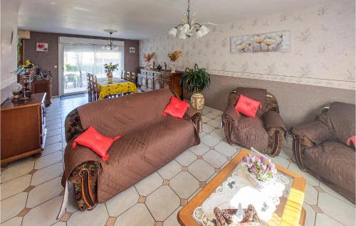 Quux-Haut-Mainil House | Lovely Home In Quoux-Haut-Maînil