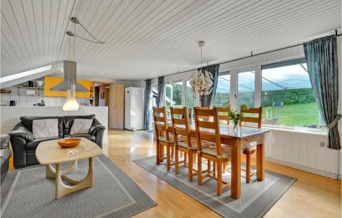 Floutrup House | Lovely Home In Roslev With Wifi
