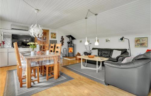 Floutrup House | Lovely Home In Roslev With Wifi