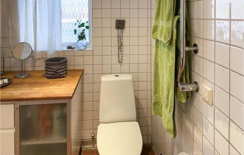 Jönköping House | Lovely Home In Taberg With Kitchen