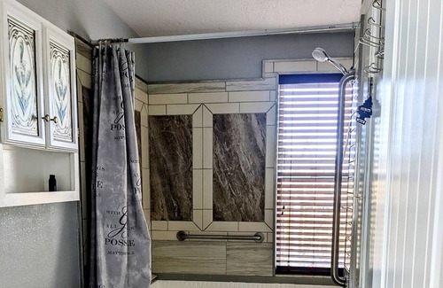 Emmett Cottage | Lovely Home in the heart of Emmett