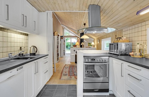 Tisvildeleje House | Lovely home in Tisvildeleje with WiFi