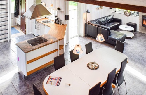 Hov House | Lovely home in Tranekær with sauna