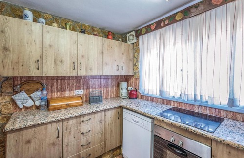 Puigventos House | Lovely home in Vidreres with kitchen