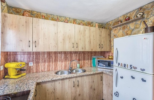 Puigventos House | Lovely home in Vidreres with kitchen