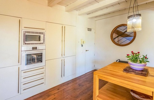 Galliners House | Lovely home in Vilademuls with WiFi