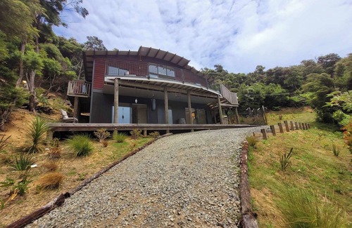 Kawau Island House | Lovely home on island paradise (School holiday and labour weekend special on now