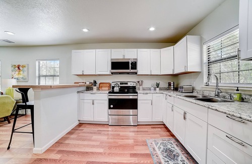 Blanco Cabin | Lovely home with a deck, firepit, washer/dryer & AC - dog-friendly