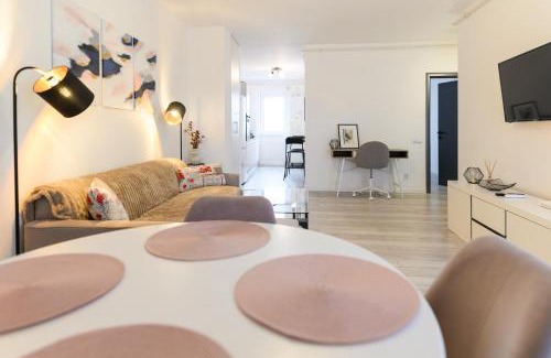Cluj-Napoca Apartment | Lovely House By Mary SuperCentral and Parking