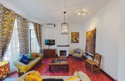Proyecto escola Condo | Lovely house in town on the 1 st Floor. 3BD Condo for rent in Downtown, Puerto vallarta
