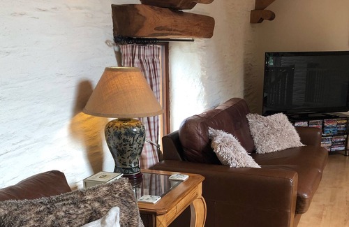 Tuckenhay House | LOVELY LARGE BARN CONVERSION NR DARTMOUTH - VILLAGE PUB, COUNTRY WALKS, WIFI