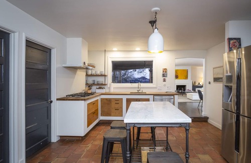 Sonoma House | Lovely large property near charming Sonoma Square, Napa Valley and all wineries