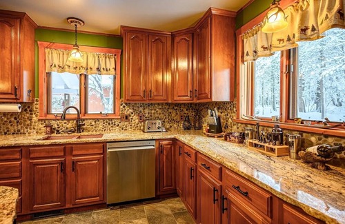 Big Moose Cabin | Lovely Lodge, near Old Forgen