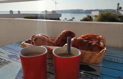 Locquirec Apartment | Lovely new apartment, right on the water!